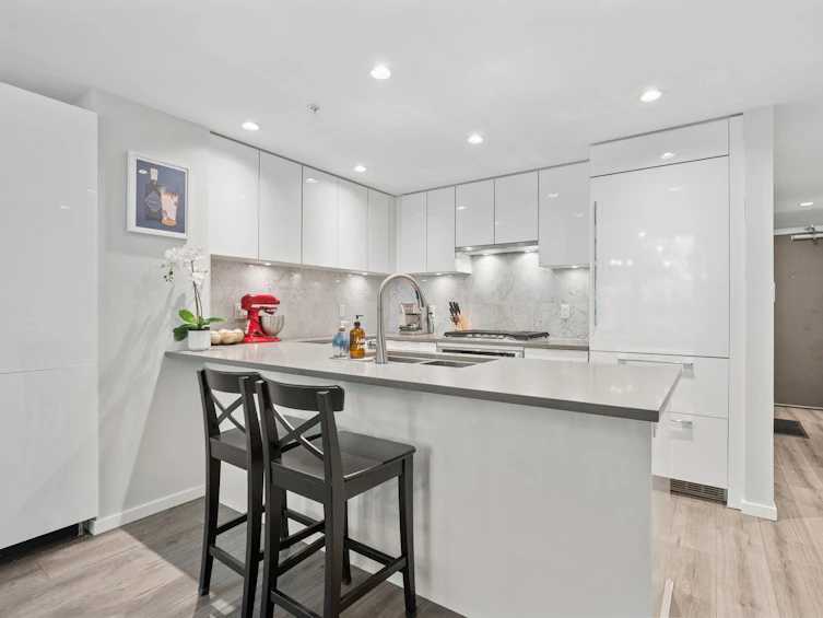 101-5883 Barker Avenue, Burnaby, BC, V5H 0G4 - 5