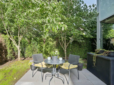 101-5883 Barker Avenue - 3