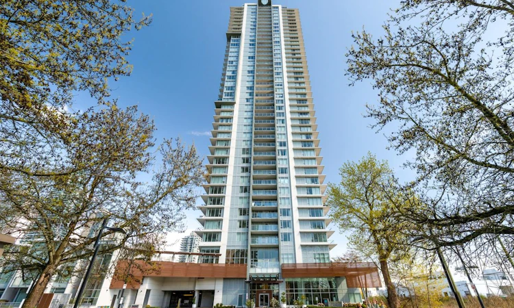 803-2388 Madison Avenue