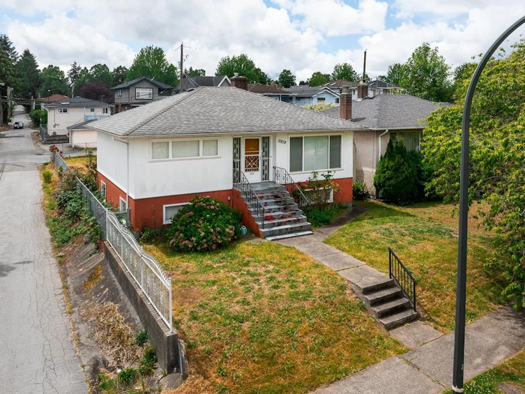 3678 E 25th Avenue, Vancouver, BC, V5R 1K5 - 3
