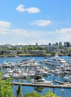 501 1099 Marinaside Crescent