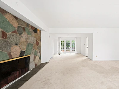 1042 W 48th Avenue - 4