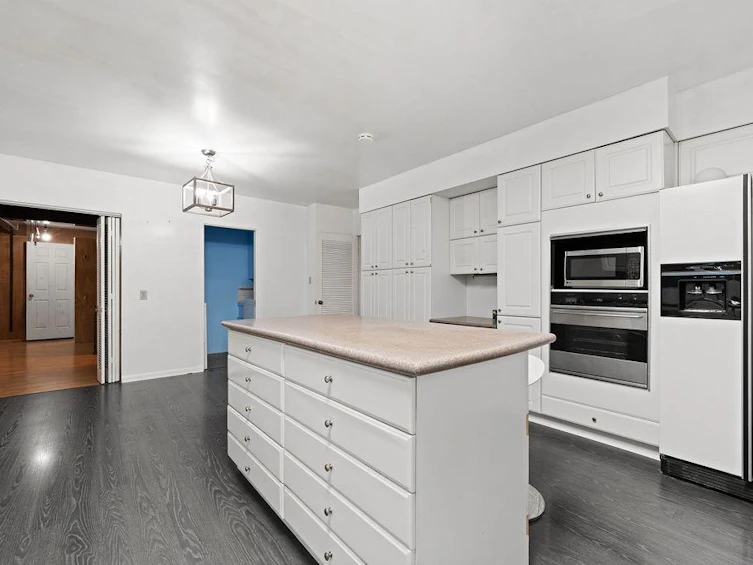 1042 W 48th Avenue, Vancouver, BC, V6M 2N5 - 5