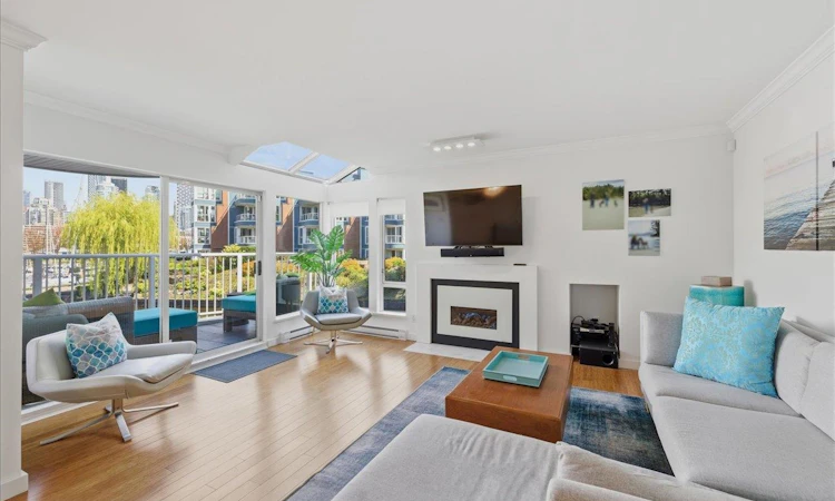 1523 Mariner Walk