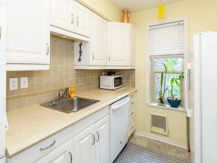 606-9867 Manchester Drive, Burnaby, BC, V3N 4P6 - 16