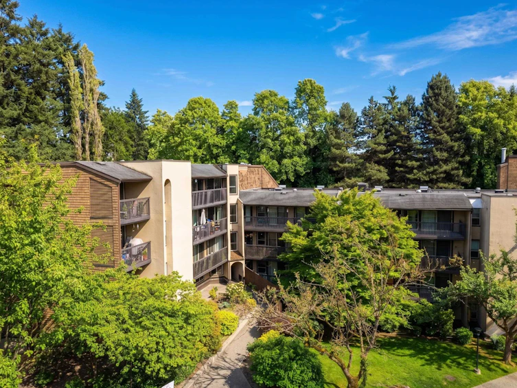 606-9867 Manchester Drive, Burnaby, BC, V3N 4P6 - 4