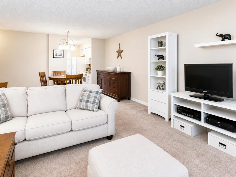 606-9867 Manchester Drive, Burnaby, BC, V3N 4P6 - 9