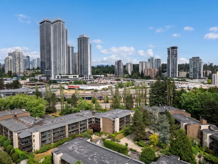 606-9867 Manchester Drive, Burnaby, BC, V3N 4P6 - 3