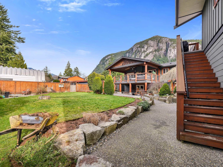 38101 Chestnut Avenue, Squamish, BC, V8B 0X6 - 23