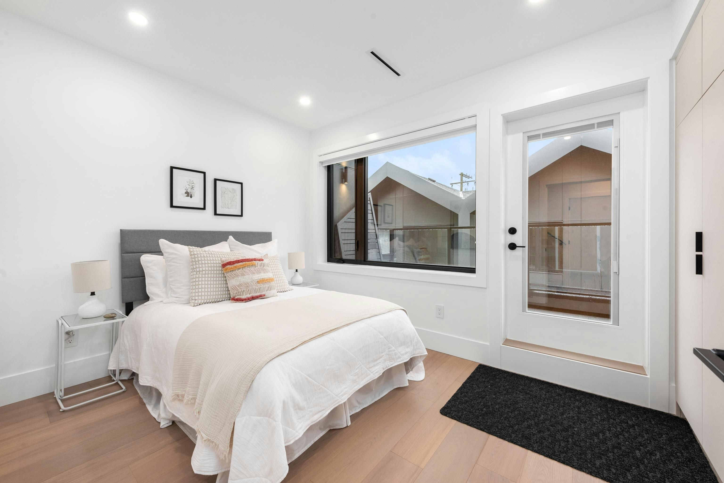 1-275 W 17th Avenue, Vancouver, BC, V5Y 1Z9 - 11
