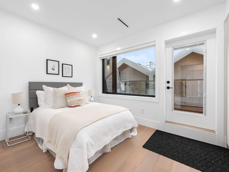 1-275 W 17th Avenue, Vancouver, BC, V5Y 1Z9 - 11