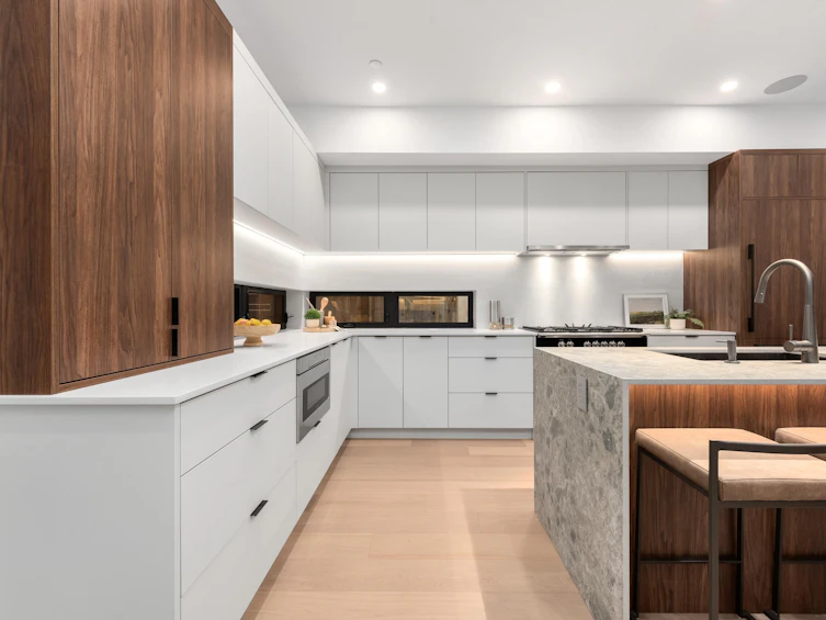 1-275 W 17th Avenue, Vancouver, BC, V5Y 1Z9 - 6