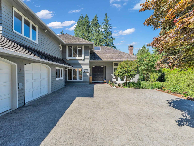 4941 Water Lane, West Vancouver BC V7W 1K4