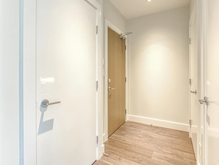 107-258 Nelson's Court, New Westminster, BC, V3L 0J9 - 9