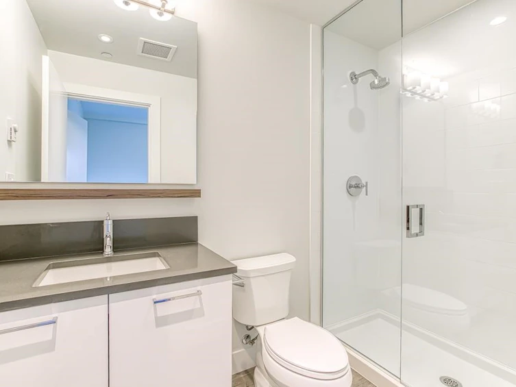 107-258 Nelson's Court, New Westminster, BC, V3L 0J9 - 12