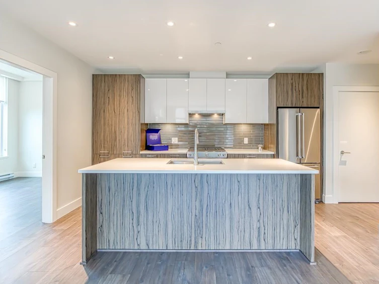 107-258 Nelson's Court, New Westminster, BC, V3L 0J9 - 2
