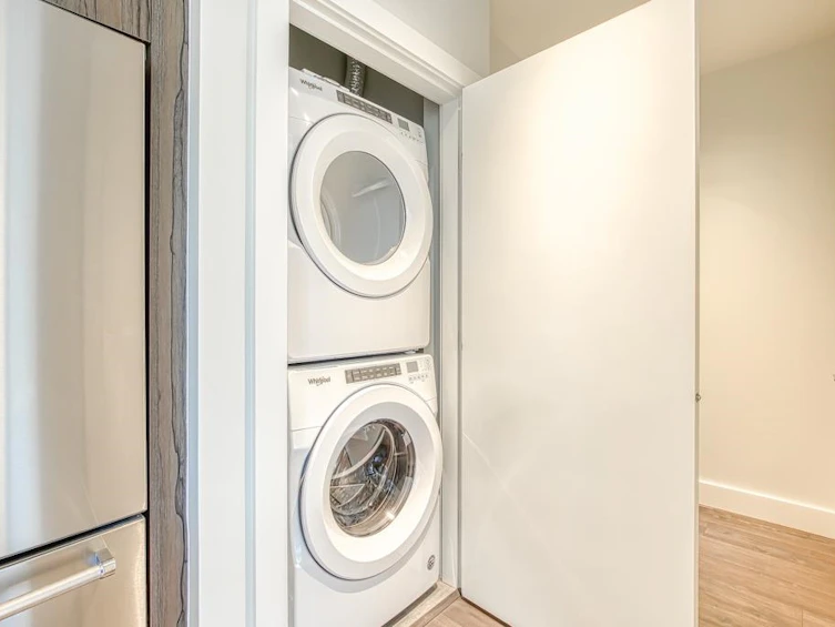 107-258 Nelson's Court, New Westminster, BC, V3L 0J9 - 8