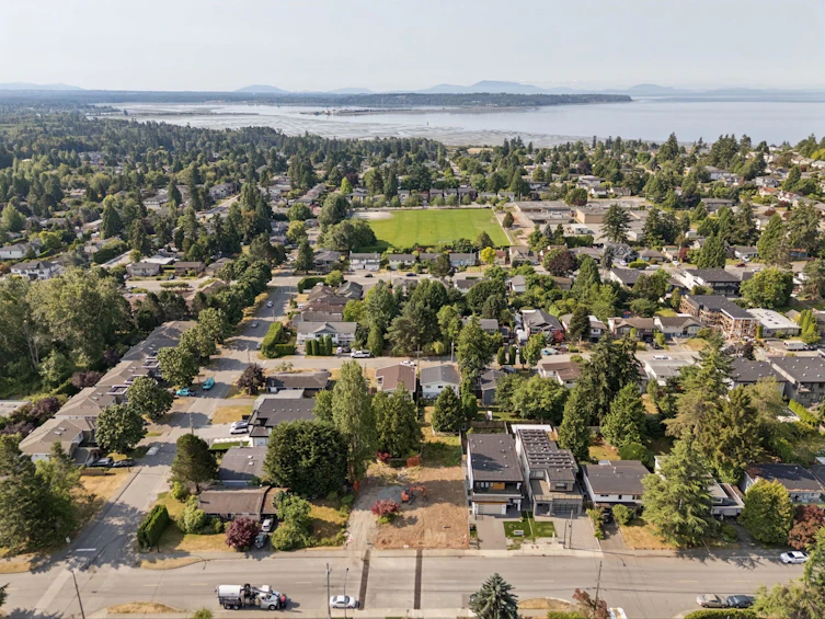 15916 Russell Avenue, Surrey, BC, V4B 2S4