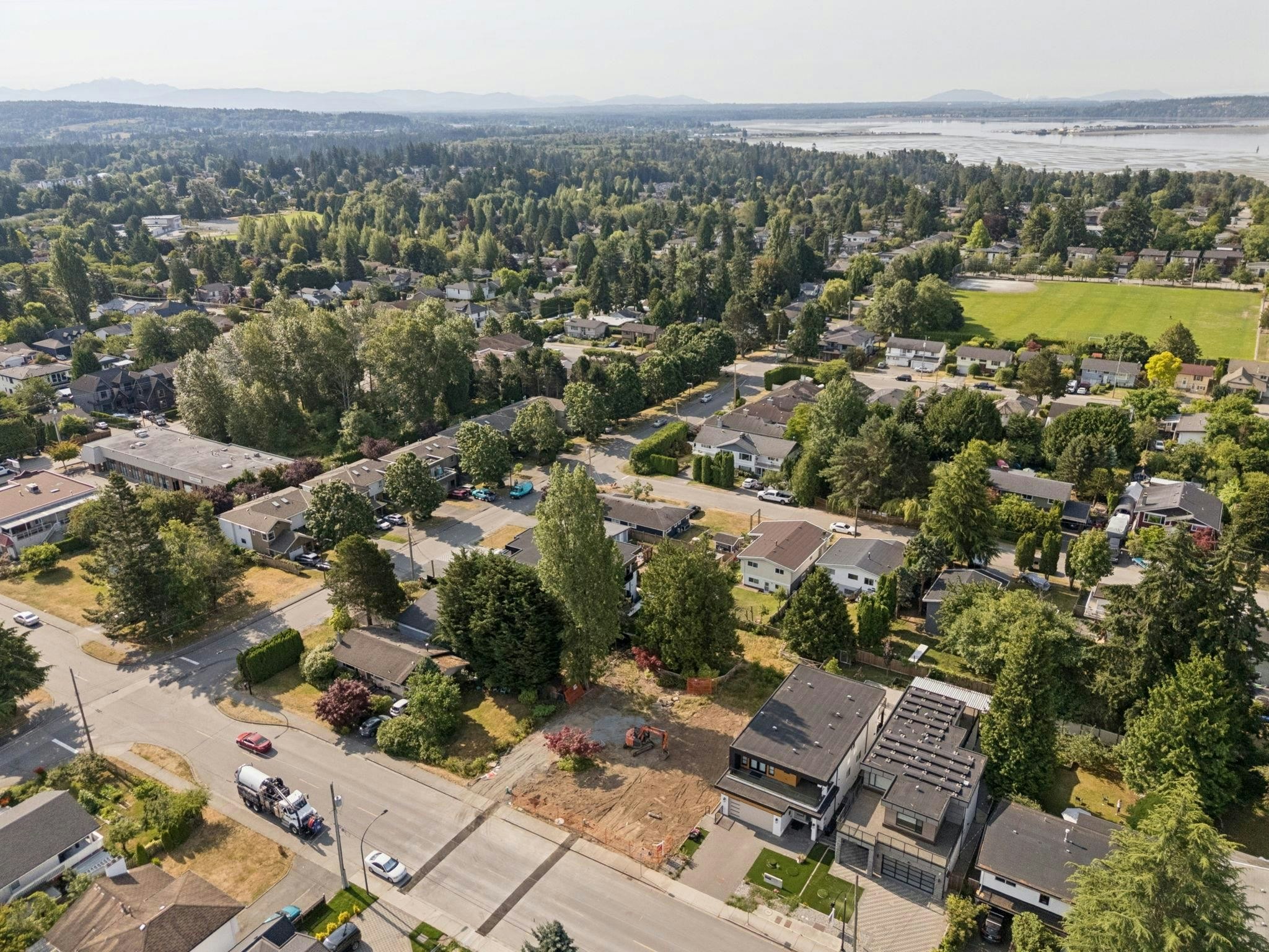 15918 Russell Avenue, Surrey, BC, V4B 2S4 - 8