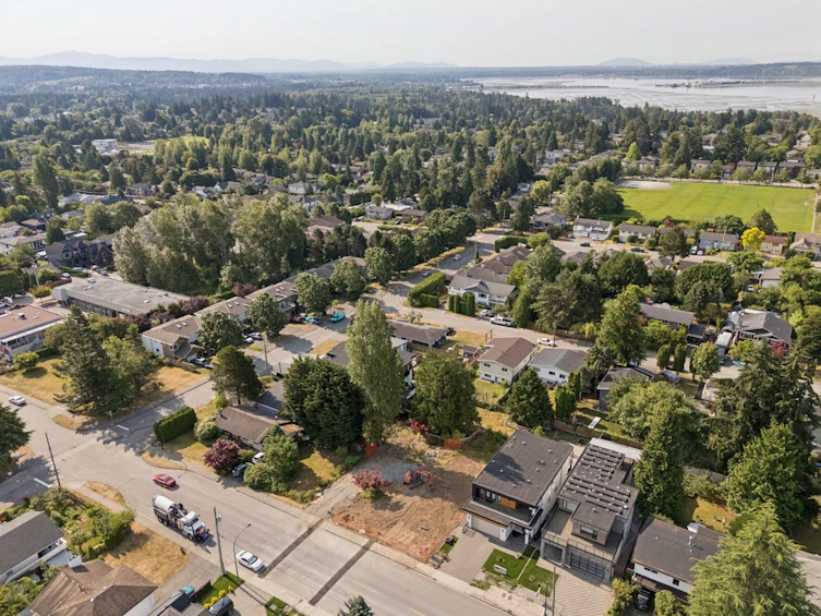15918 Russell Avenue, Surrey, BC, V4B 2S4 - 8