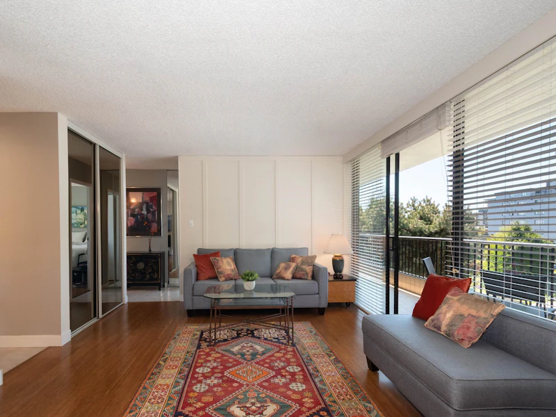204 - 650 16th Street, West Vancouver BC V7V 3R9