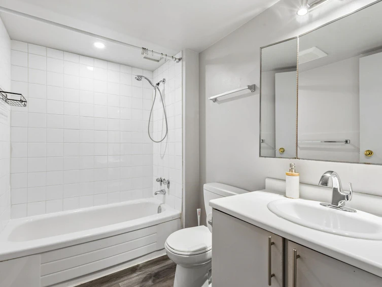 102-107 W 27th Street, North Vancouver, BC, V7N 4G5 - 13