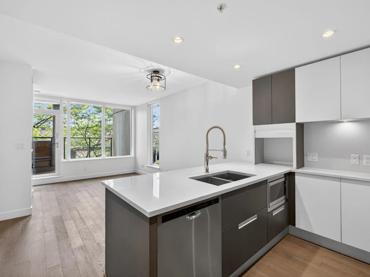 217-288 W 1st Avenue, Vancouver, BC, V5Y 0E9 - 2