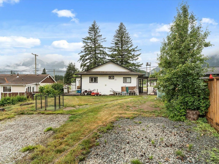 439 5th Avenue, Hope, BC, V0X 1L0 - 6