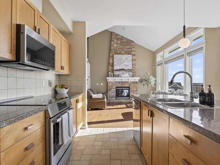 4 Hickory Drive, Port Moody, BC, V3H 5L9 - 9