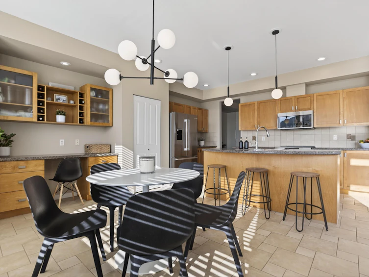 4 Hickory Drive, Port Moody, BC, V3H 5L9 - 12