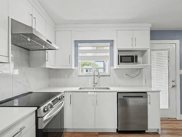 9024 123a Street, Surrey, BC, V3V 6K3 - 4