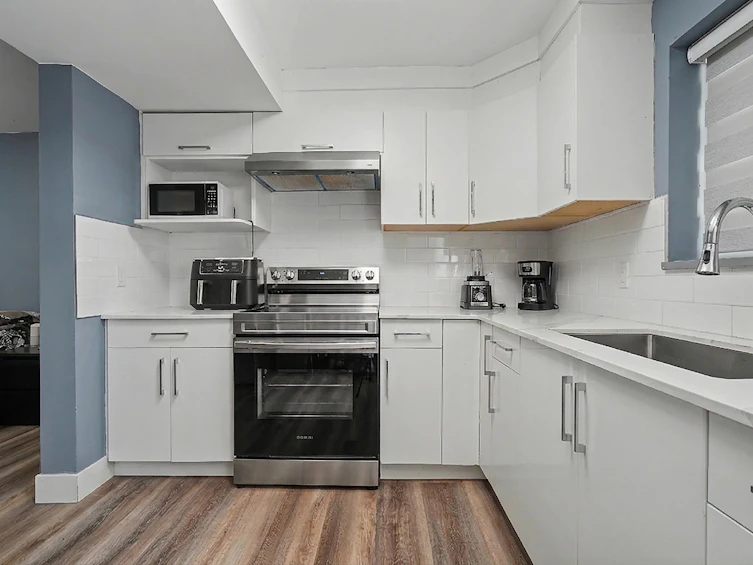 9024 123a Street, Surrey, BC, V3V 6K3 - 5