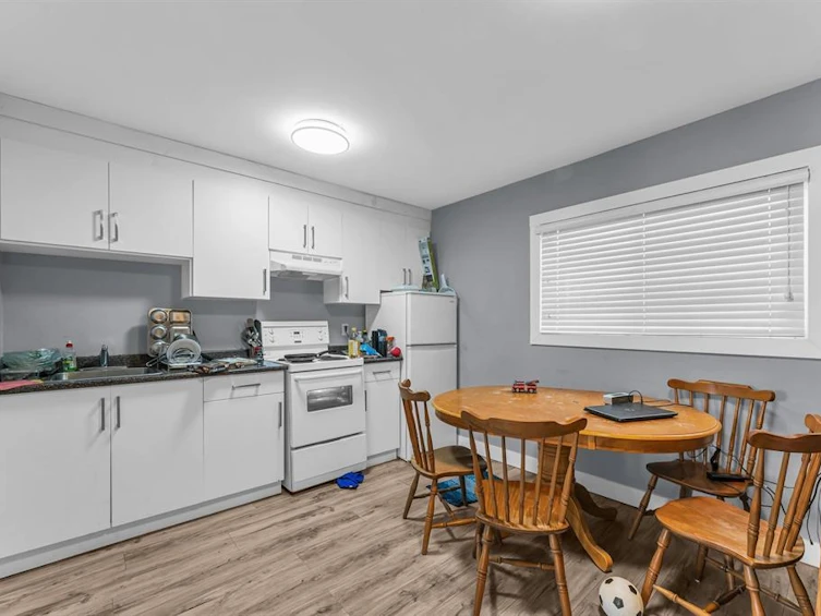 13572 68 Avenue, Surrey, BC, V3W 2G3 - 11