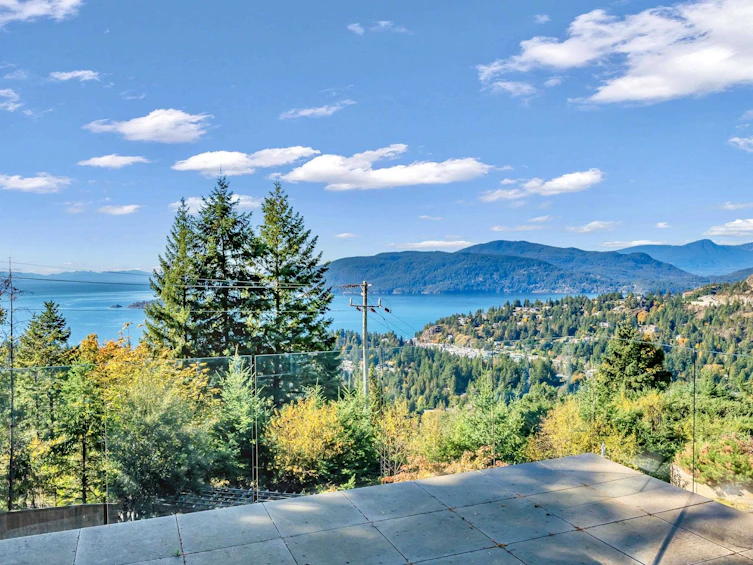 4673 Woodburn Road, West Vancouver, BC, V7S 2W7 - 2