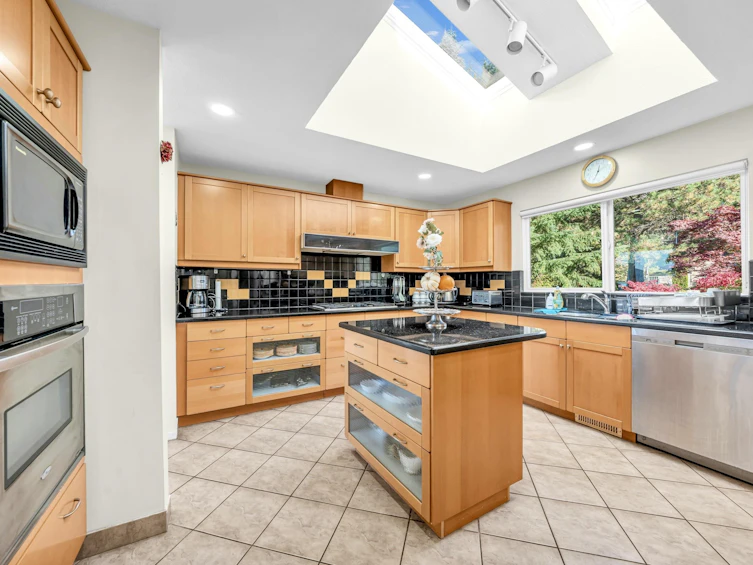 4673 Woodburn Road, West Vancouver, BC, V7S 2W7 - 10