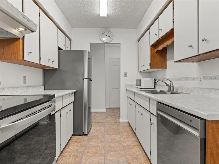 101-32885 George Ferguson Way, Abbotsford, BC, V2S 7X1 - 9