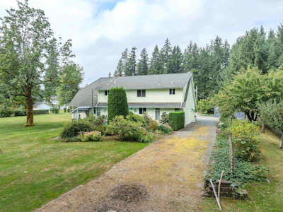 2572 204 Street - 3