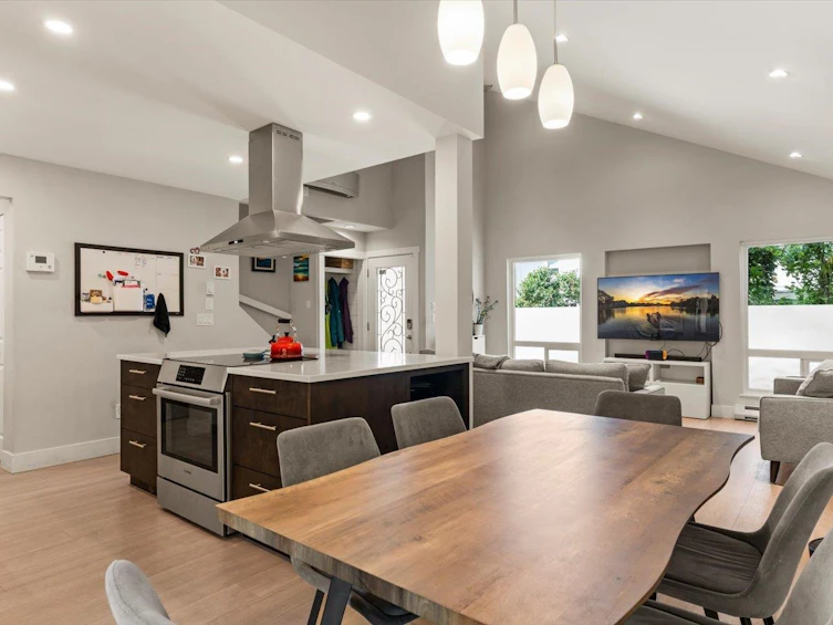 8562 Mccutcheon Avenue, Chilliwack, BC, V2P 7K7 - 9