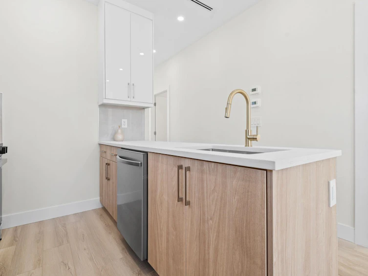 2-3583 Haida Drive, Vancouver, BC, V5M 3Y9 - 15