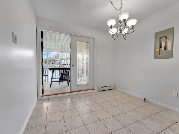 3153 Parker Street, Vancouver, BC, V5K 2V4 - 14