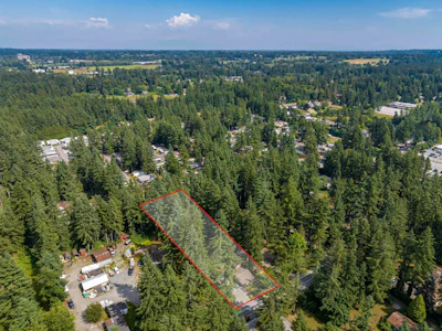 2552 200 Street - 3