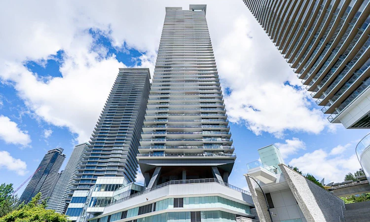 1110-4730 Lougheed Highway