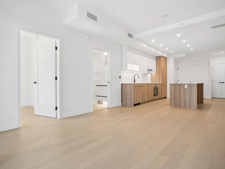 304-8398 Oak Street, Vancouver, BC, V6P 0L9 - 4