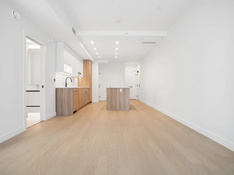 304-8398 Oak Street, Vancouver, BC, V6P 0L9 - 5