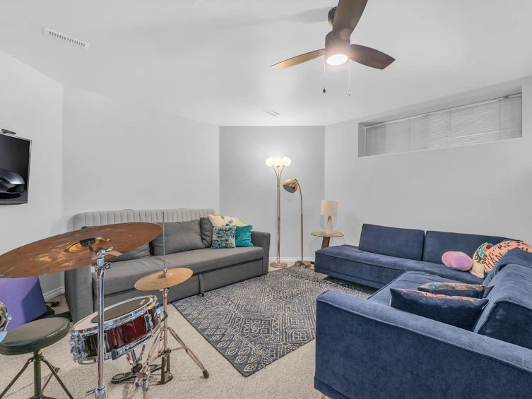 111 Sandringham Crescent, North Vancouver, BC, V7N 4E9 - 31