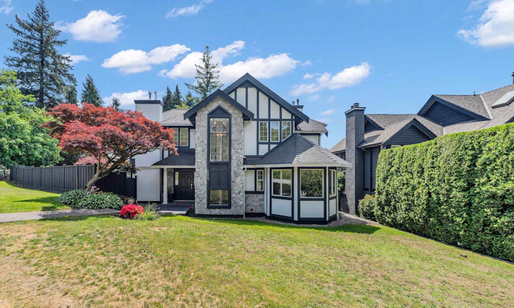 111 Sandringham Crescent