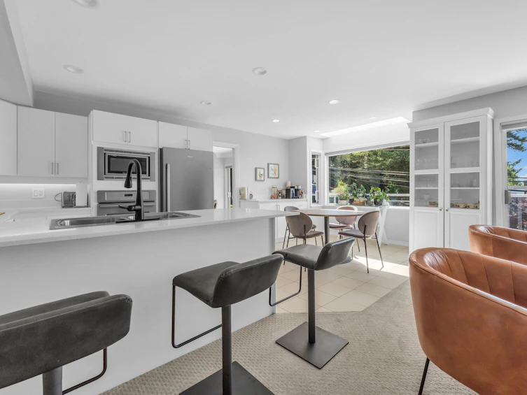 111 Sandringham Crescent, North Vancouver, BC, V7N 4E9 - 16