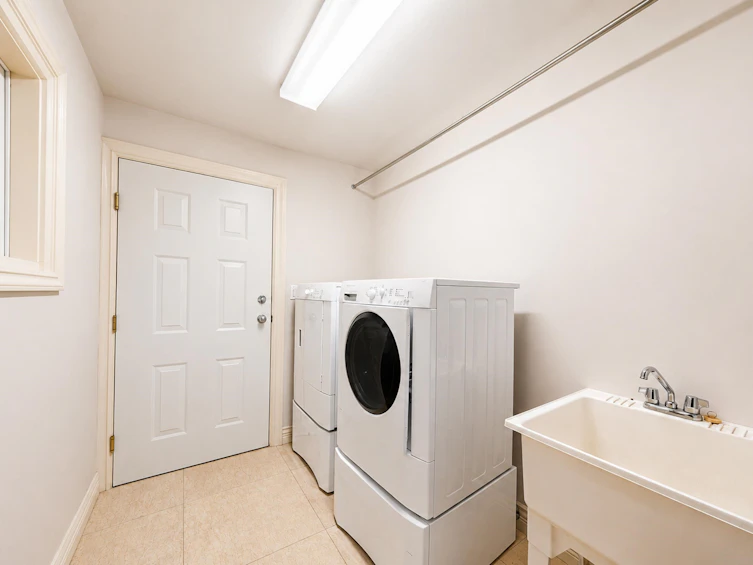 7353 Union Street, Burnaby, BC, V5A 1J1 - 36