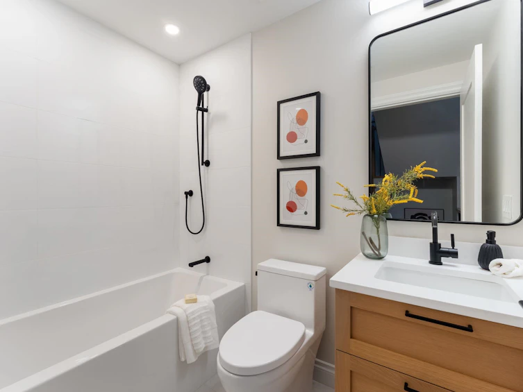 1685 Nelson Street, Vancouver, BC, V6G 1M3 - 28