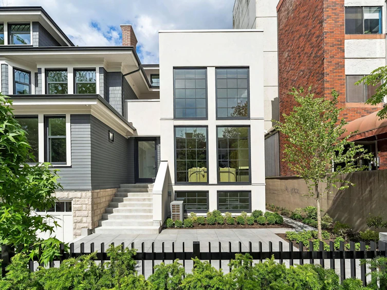 1683 Nelson Street, Vancouver, BC, V6G 1M3